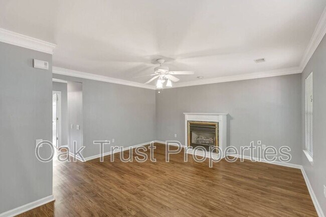 Foto del edificio - 4834 Habersham Ln