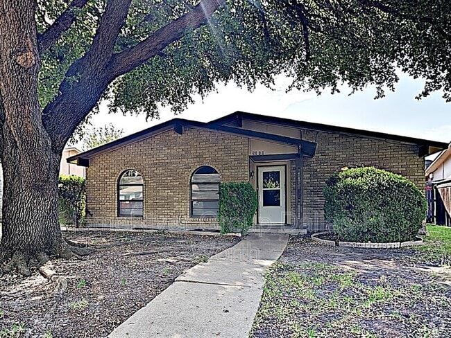 Building Photo - 5117 Bartlett Dr