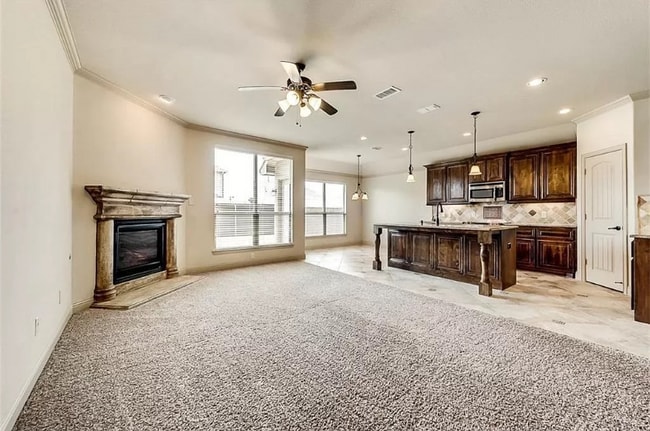 Building Photo - 820 Lake Meadow Ln