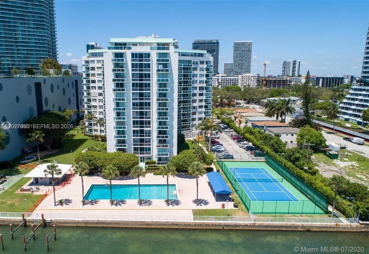 Foto del edificio - 3301 NE 5th Ave