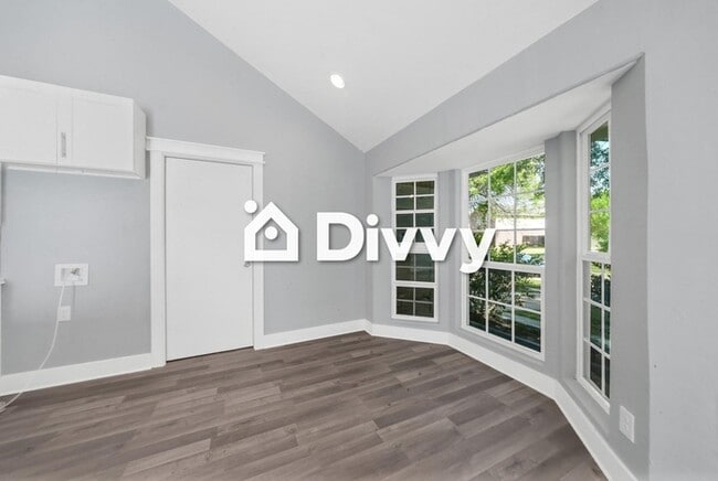 Building Photo - 14114 Dartwood Dr