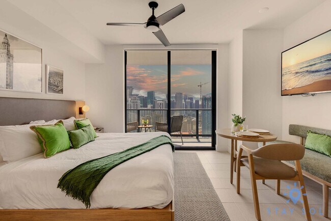 Building Photo - 601 NE 1st Ave