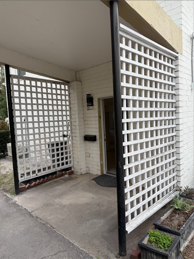 Building Photo - 1633 San Marco Blvd