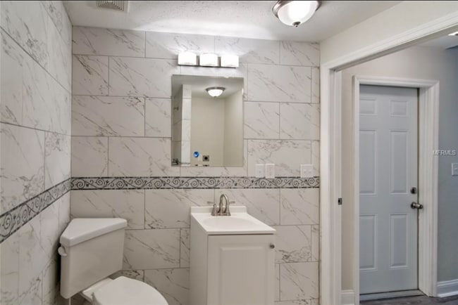 Building Photo - 2506 E 28th Ave