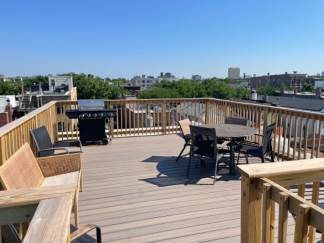 Building Photo - 1826 W Erie St