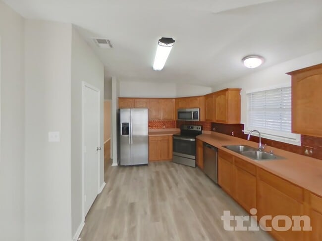 Building Photo - 7210 Compass Point Dr