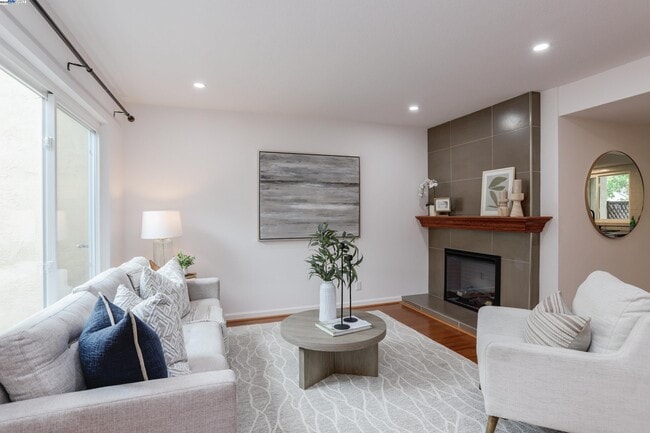 Foto del edificio - 4428 Del Valle Pkwy