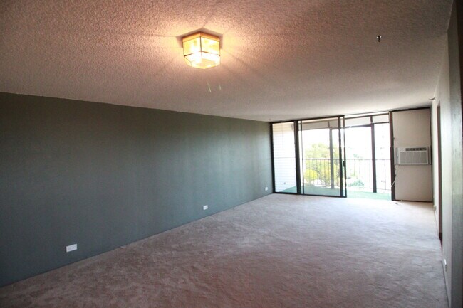 Building Photo - 1 Bed, 1 Bath, 1 Parking - The Park at Pea...