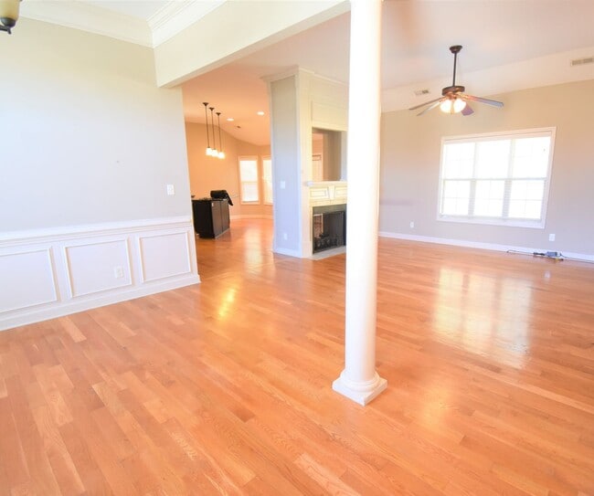 Building Photo - 3871 Glencorra Dr