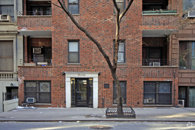 Building Photo - 28-30 E 38th St