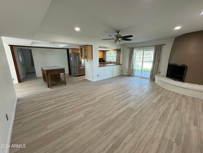 Foto del edificio - 7406 S Forest Ave