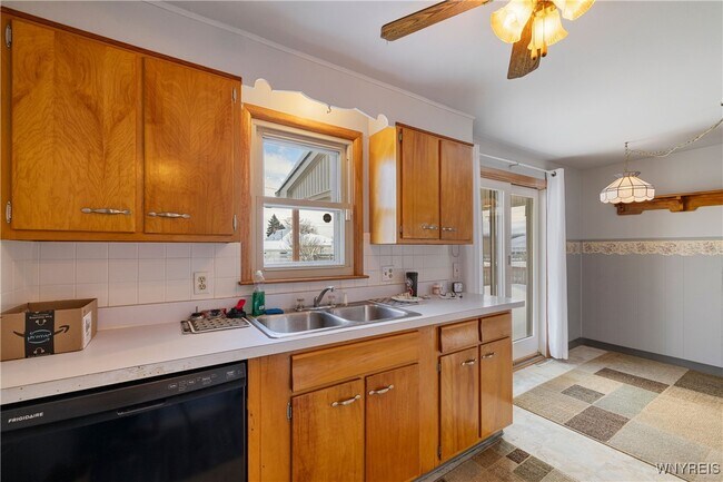 Foto del edificio - 212 Santin Dr