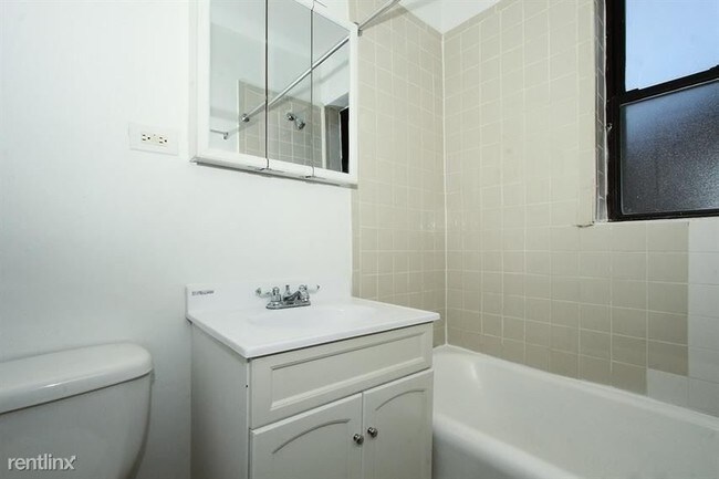 Foto del edificio - 8241 S Ellis Ave