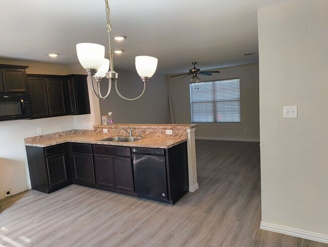 Building Photo - 1540 Chama Dr