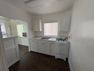Kitchen - 2010 Alhambra Ave