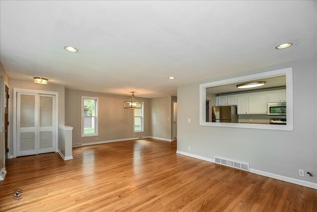 Foto del edificio - 3S464 Warren Ave