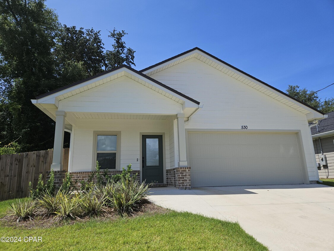 Primary Photo - 530 E 5th Ct