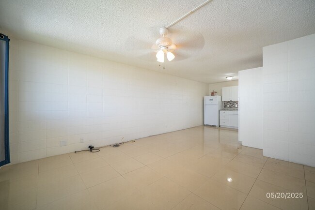 Building Photo - $2,100 / 2br - 700ft2 -| 2bd/1ba Renovated...