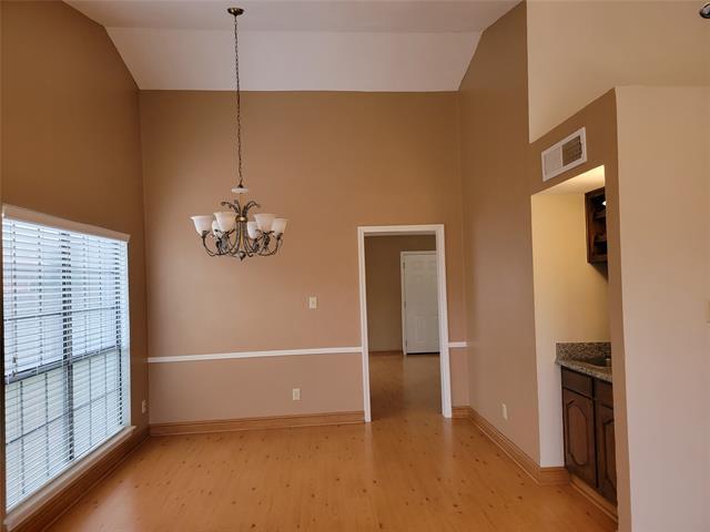 Building Photo - 3601 Creststone Dr