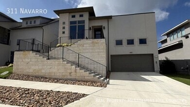 Building Photo - 311 Navarro