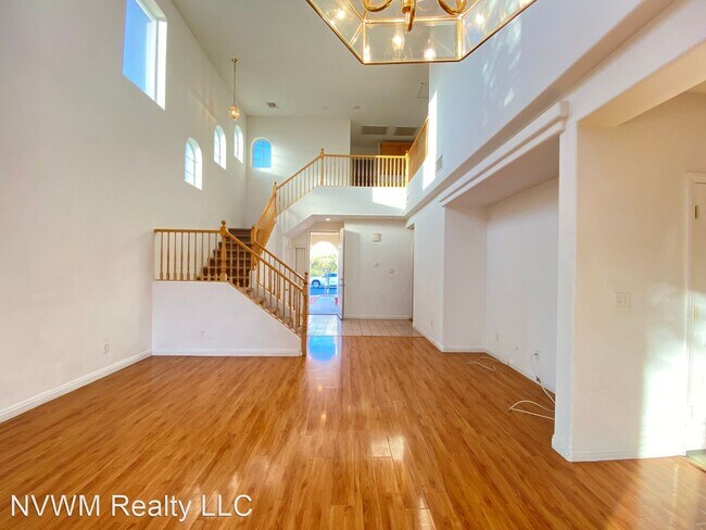 Foto del edificio - 4 br, 3 bath House - 10055 Capistrello Ave