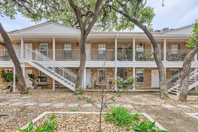 Building Photo - 1240 Barton Hills Dr