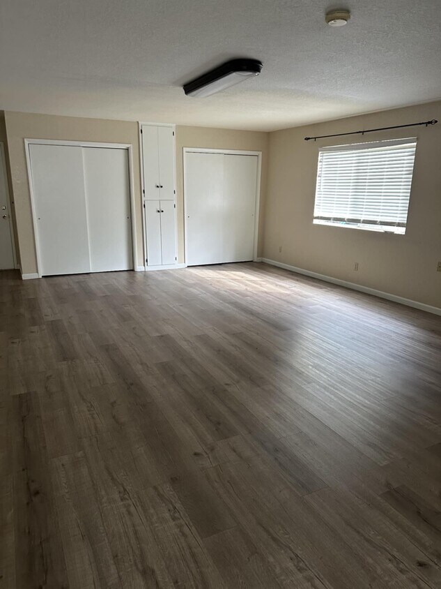 Building Photo - 49810 Canoga Dr