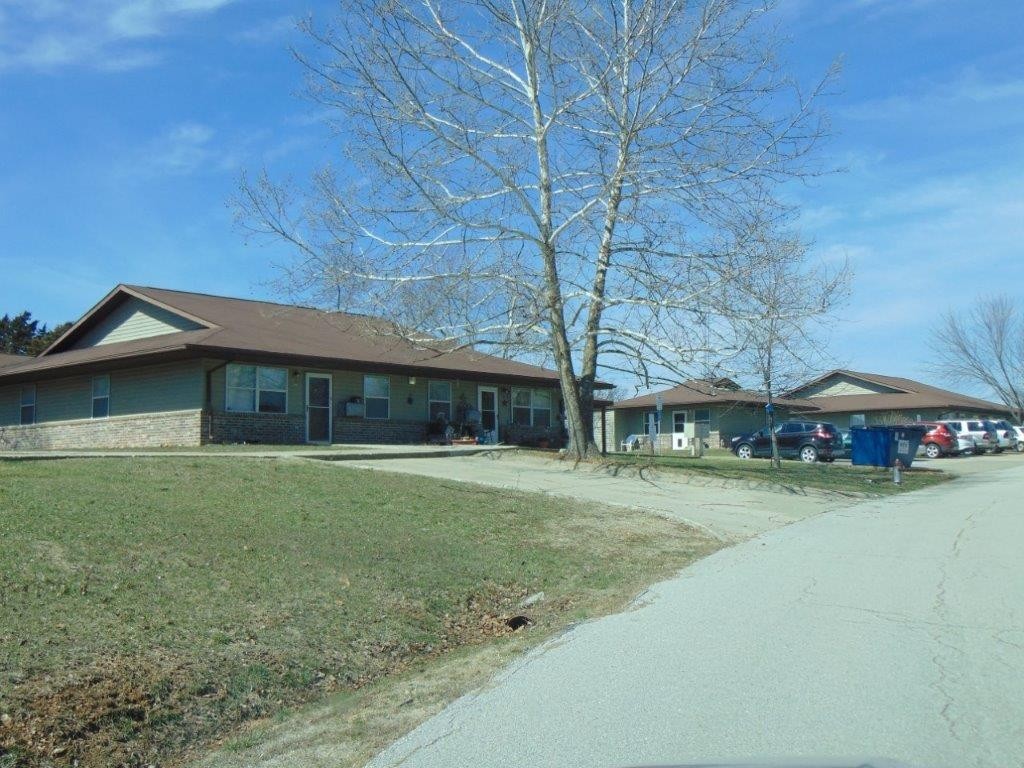 Foto principal - Camdenton Senior Housing Apartments