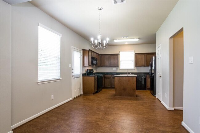 Building Photo - 15034 Silhouette Ridge Dr