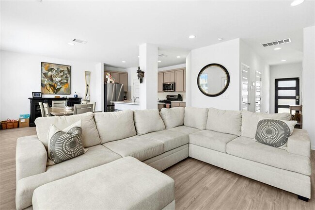 Foto del edificio - 6815 Tiznow Ln