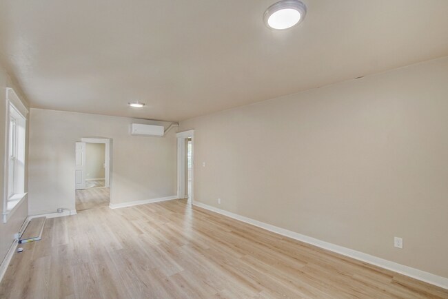 Sala de estar - 1150 E 500 S