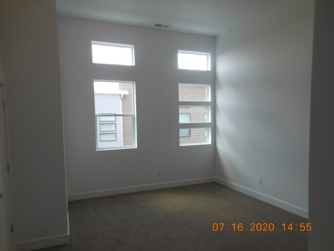 Foto del edificio - 9203 S Holiday Bowl Ct