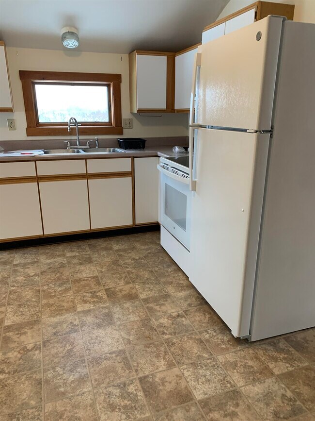 Building Photo - 2549 VT-5A