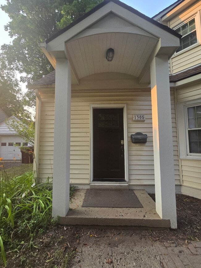 Building Photo - 1305 E Stadium Blvd