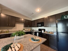 Building Photo - 3144 Gorge Way