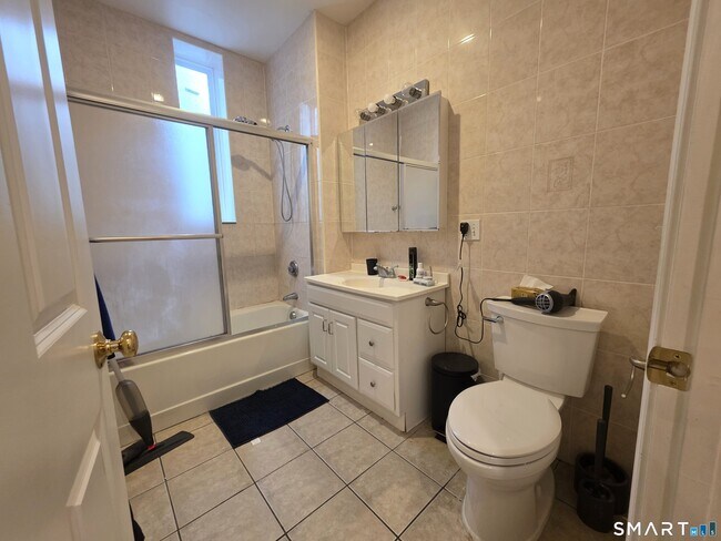 Foto del edificio - 71-73 Whitney Ave