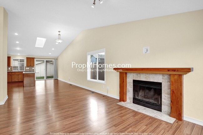 Building Photo - Updated Three Bedroom Home Next to Progress Ridge!