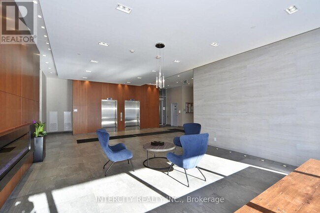 Photo du bâtiment - 2800-2800 Keele St