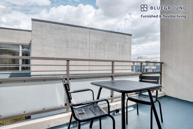 Foto del edificio - 4055 Redwood Ave