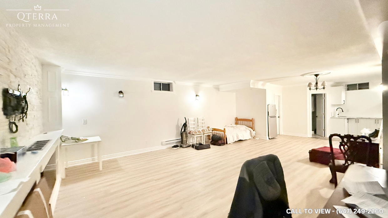 Photo du bâtiment - 1059 Lakeshore Rd E