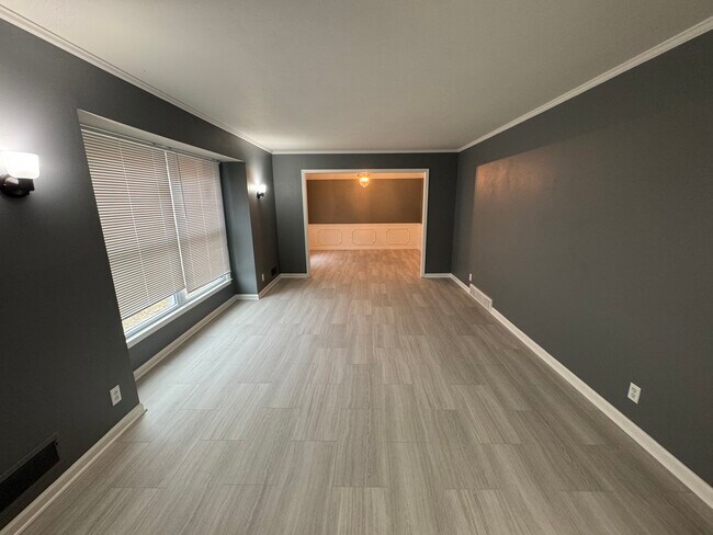 Building Photo - 9925 Farley Ln