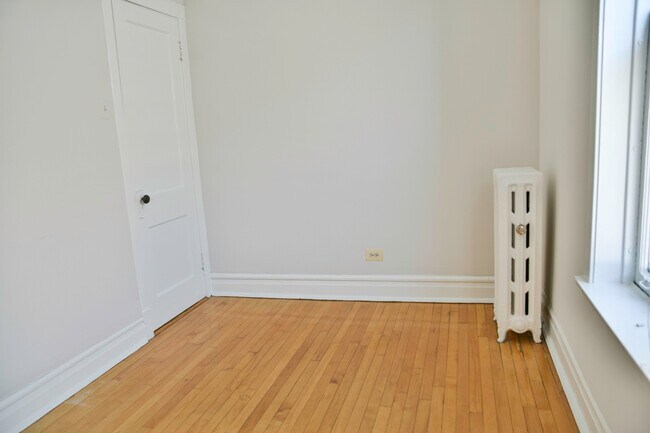 Foto del edificio - 4203 N Damen Ave