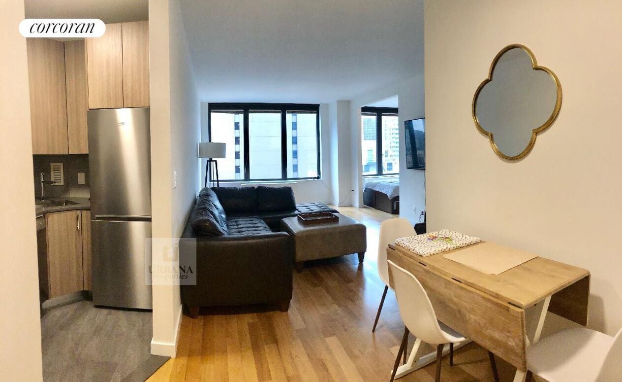 Primary Photo - 150 E 57th St