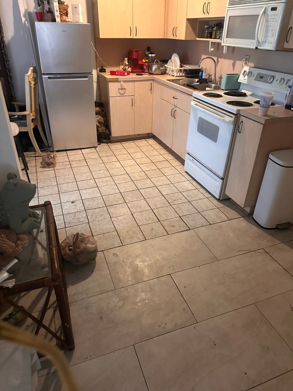 Photo - 104 NE 2nd St (Dania Beach, FL)