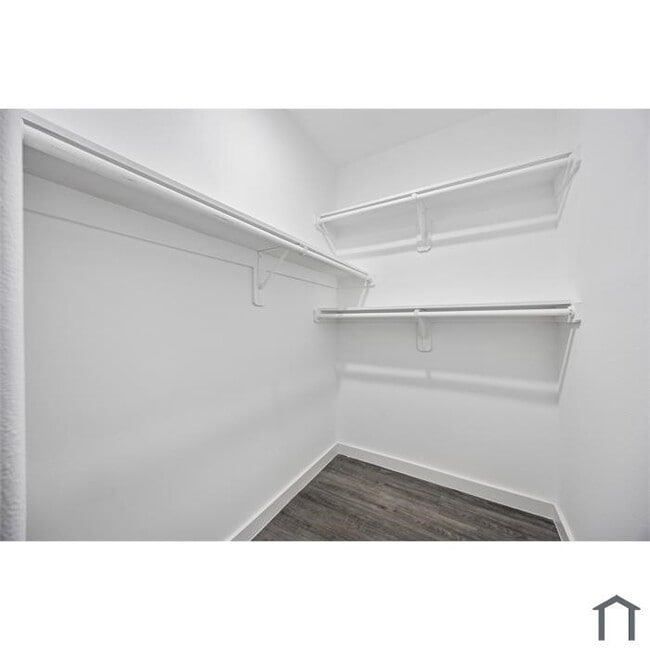 Building Photo - 8222 Bigwood St
