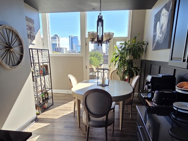 Foto del edificio - 1515 N Van Buren St