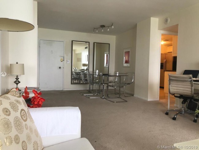 Building Photo - 5555  Collins Ave  8K Miami Beach FL 33140