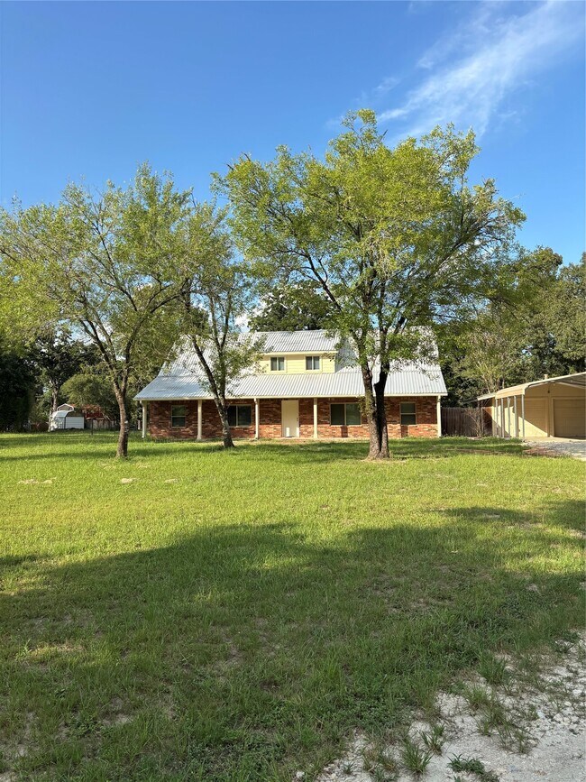 Building Photo - 8049 Forest Hills Dr