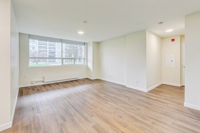 Photo du bâtiment - Humber River Apartments