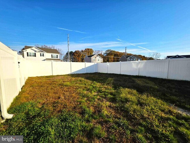 Foto del edificio - 374 Robbins Farm Rd